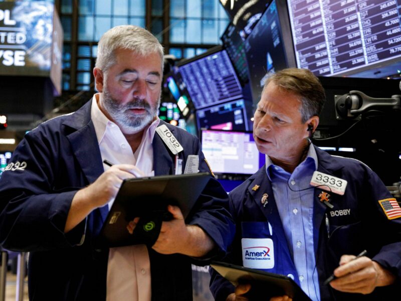 Dow And S&P 500 Close At Record, Later   Stock Futures Are Minimal Changed